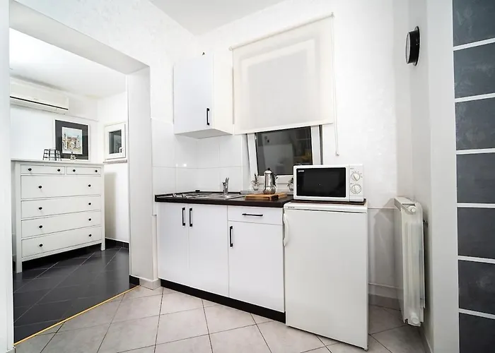 Апартаменты Near The Waterfront 08 *