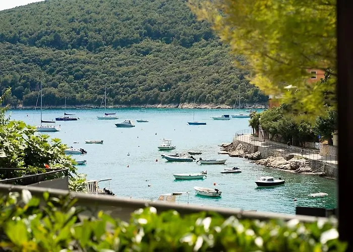 Апартаменты Near The Waterfront 08